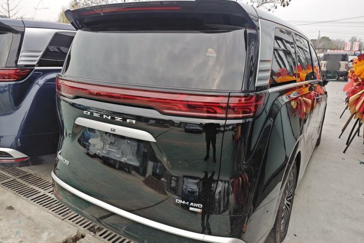 Used Denza D9 2024 DM-i 980 Four-Wheel Drive Flagship Model