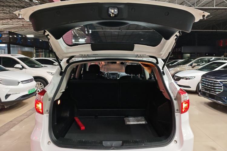 Used Venucia T70 2015 2.0L Manual RuiQu Version
