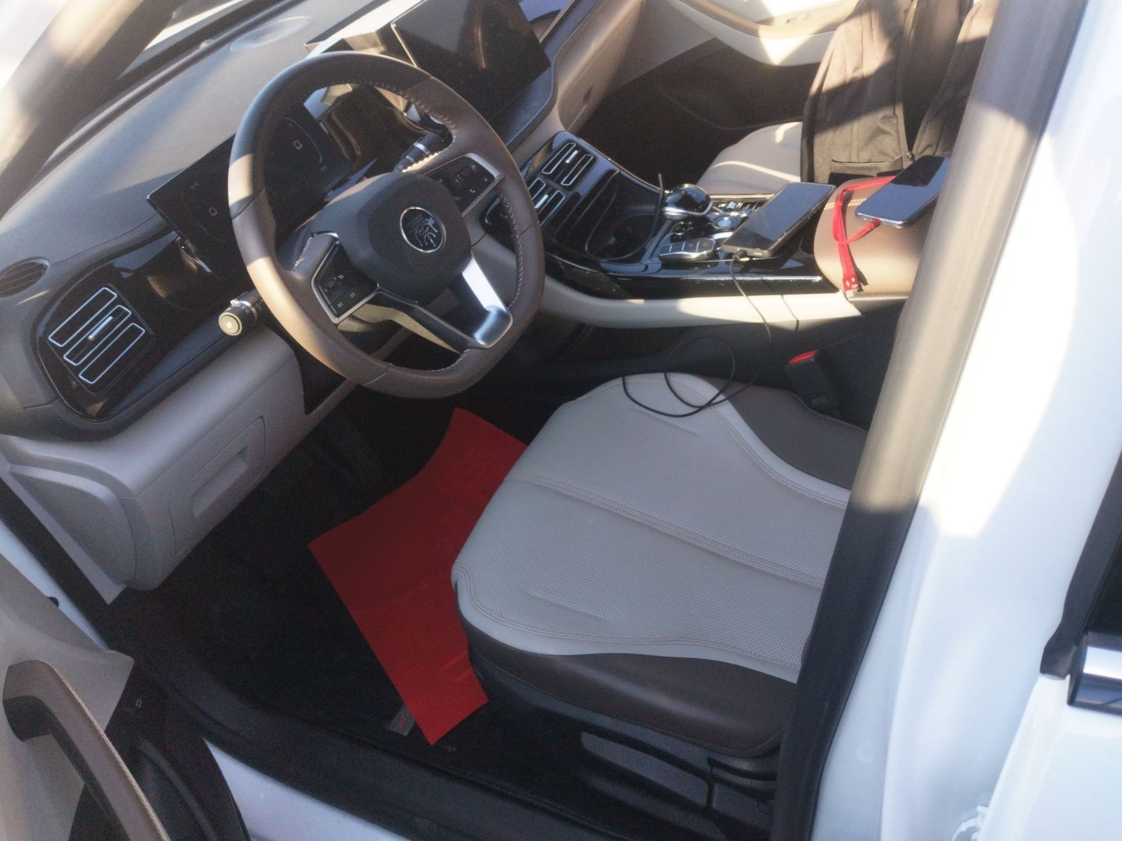 Переднее сиденье в автомобиле