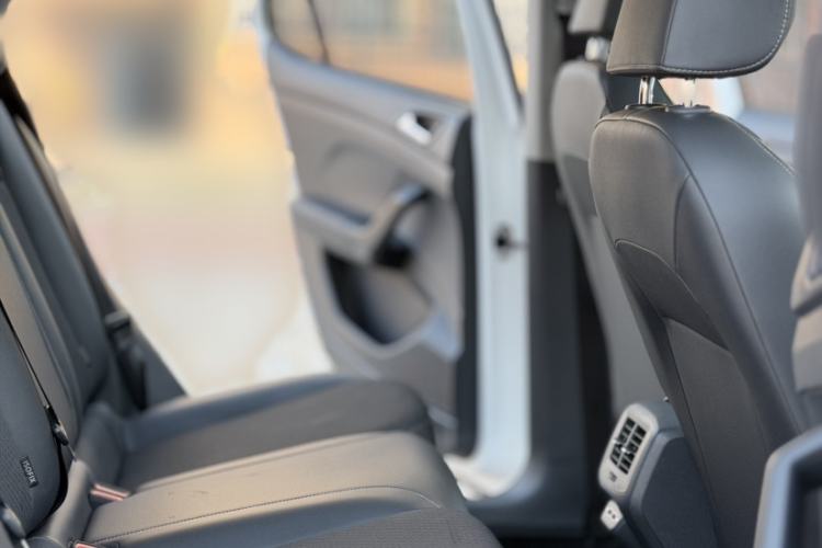 Used Volkswagen Tacqua 2021 200TSI DSG JoyConnect Edition
