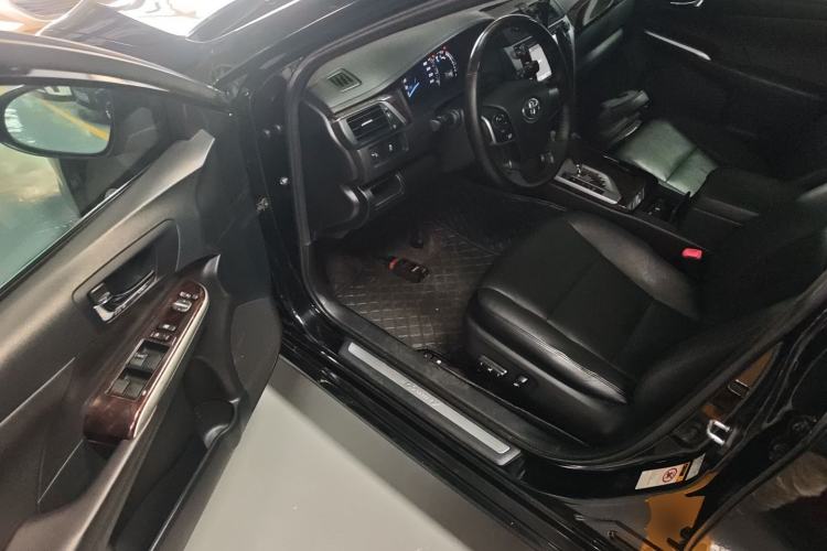 Used Toyota Camry 2015 2.0G Premier Edition
