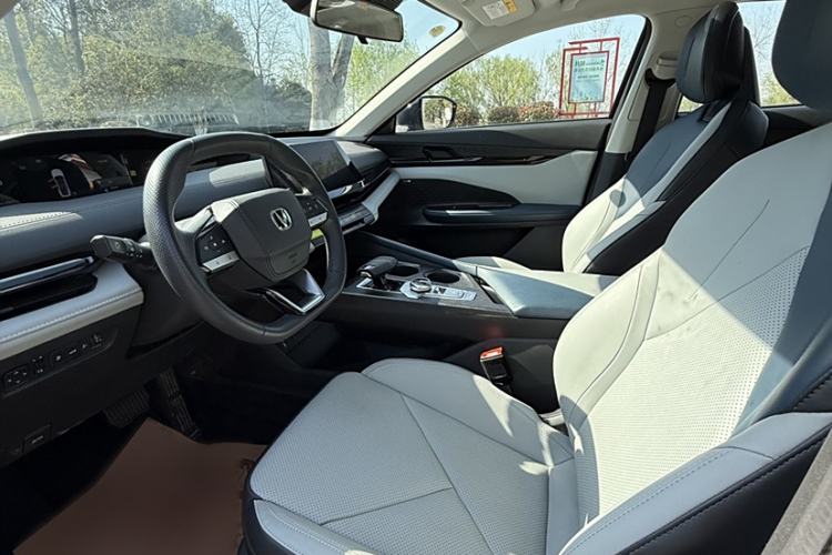 Used Changan UNI-V iDD 2023 ZhiDian iDD 1.5T 113km ZhiKu Model
