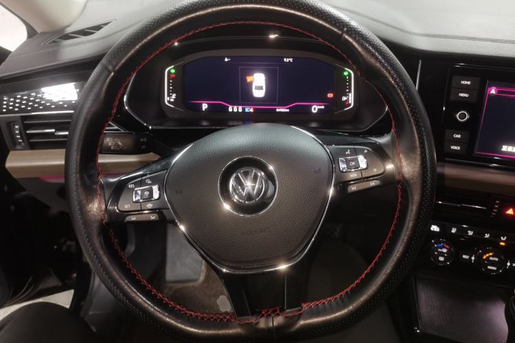 Used Volkswagen Passat 2019 330TSI Luxury Edition China VI Standard
