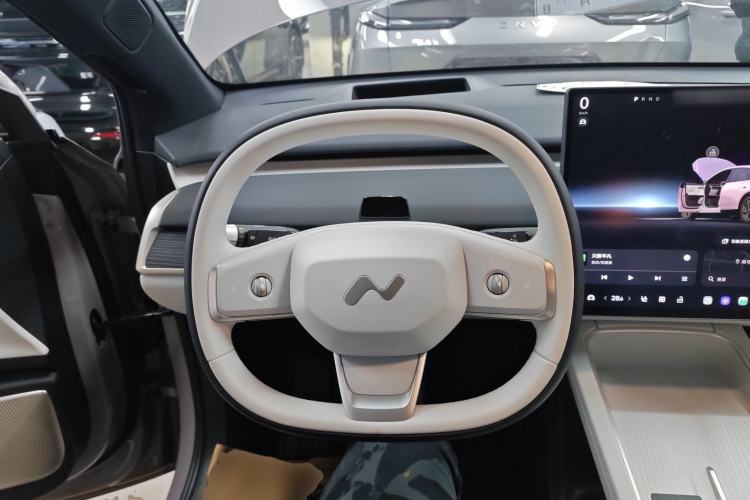 Used ONVO L60 2024 60 kWh Rear-Drive Version