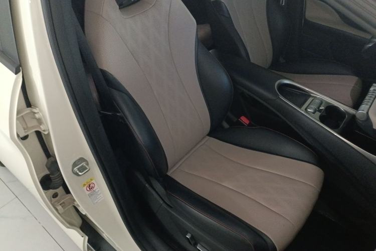 Used BYD Dolphin 2023 420 km Fashion Edition
