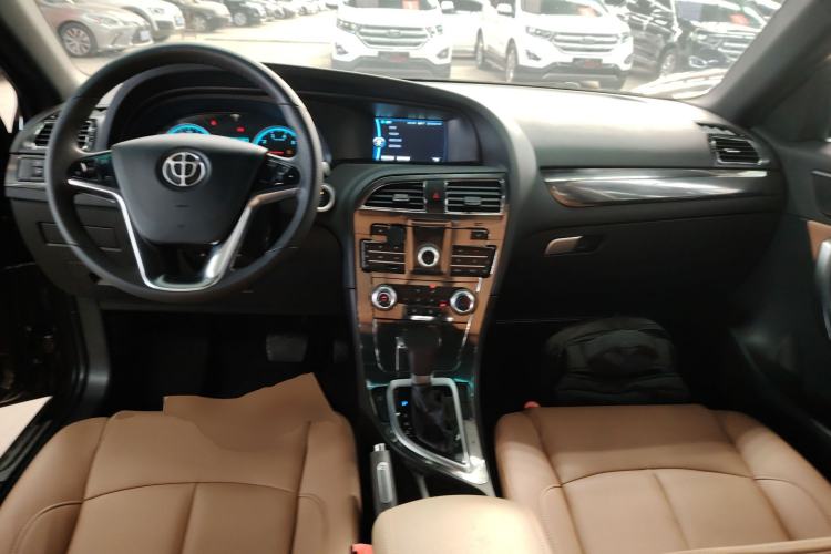 Used Brilliance V5 2016 1.5T Automatic Two-Wheel Drive Smart Version