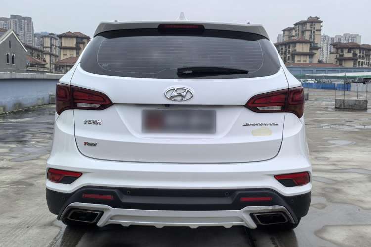 Used Hyundai Santa Fe 2017 2.0T Automatic Two-Wheel Drive Smart Version 7 Seats
