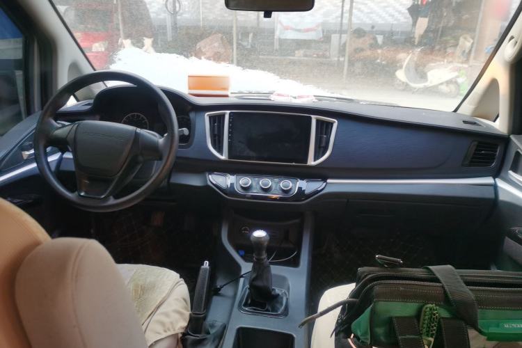 Used FORTHING Lingzhi 2023 M5 1.6L Practical Model 5 Seats