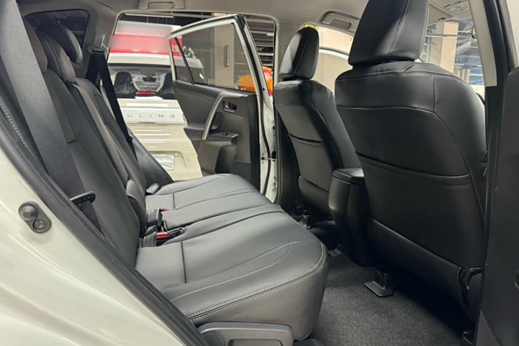 Used Toyota RAV4 2016 2.0L CVT Two-Wheel Drive Urban Edition China V Standard