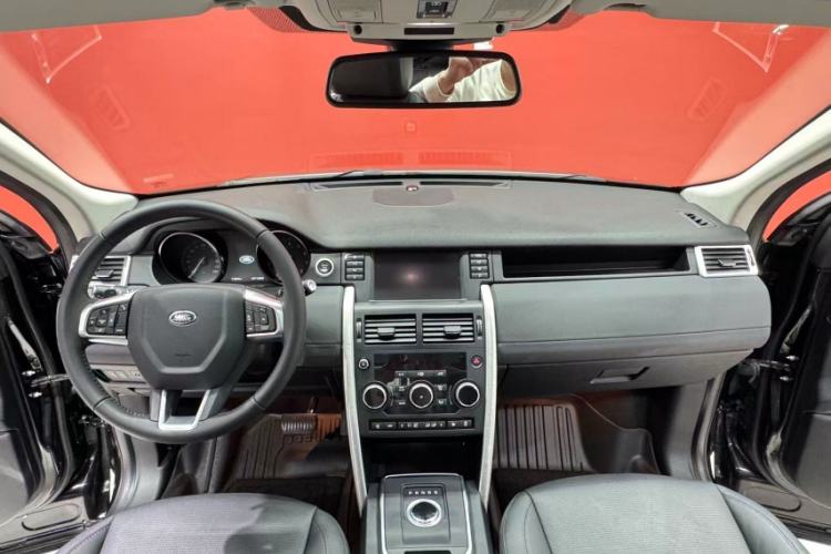 Used Land Rover Discovery Sport 2018 240 PS SE Version
