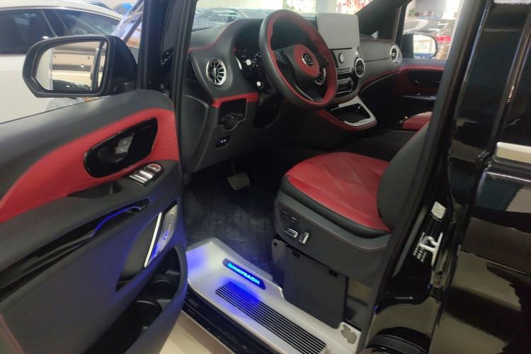 Used Mercedes-Benz Vito 2023 2.0T Elite Version 7 Seats
