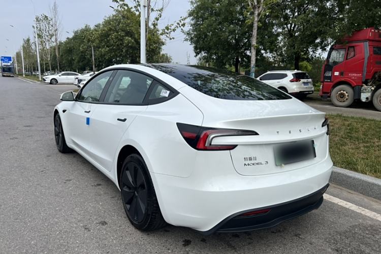 Used Tesla Model 3 2023 Rear-Wheel-Drive Version
