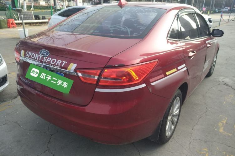 Used Ford Escort 2015 1.5L Automatic Fashion Model
