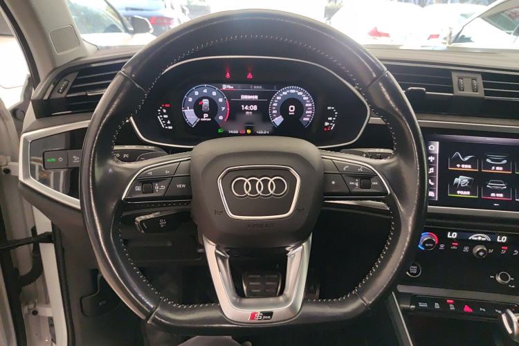 Used Audi Q3 2021 40 TFSI Fashion Dynamic Model
