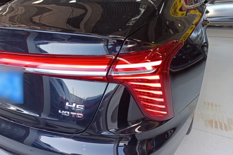 Used Hongqi H5 2023 2.0T Automatic Smart Connect Flagship Edition
