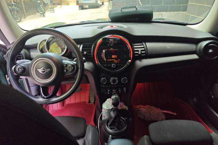 Used  MINI 2016 1.5T COOPER
