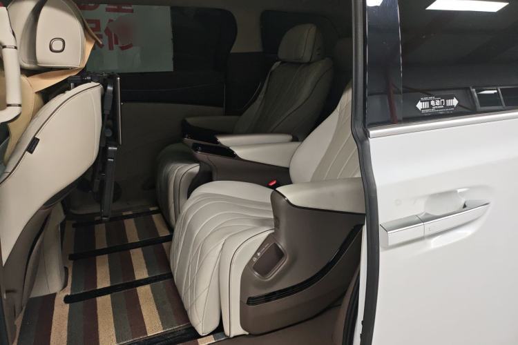 Used Denza D9 2022 DM-i 970 Four-Wheel Drive Flagship Model