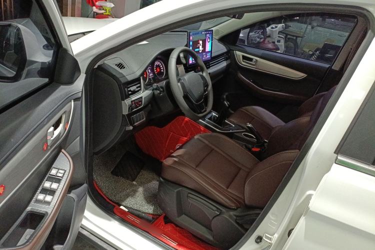 Used FORTHING T5 2024 Grand Edition 1.6L Manual Dream Version 5 Seats