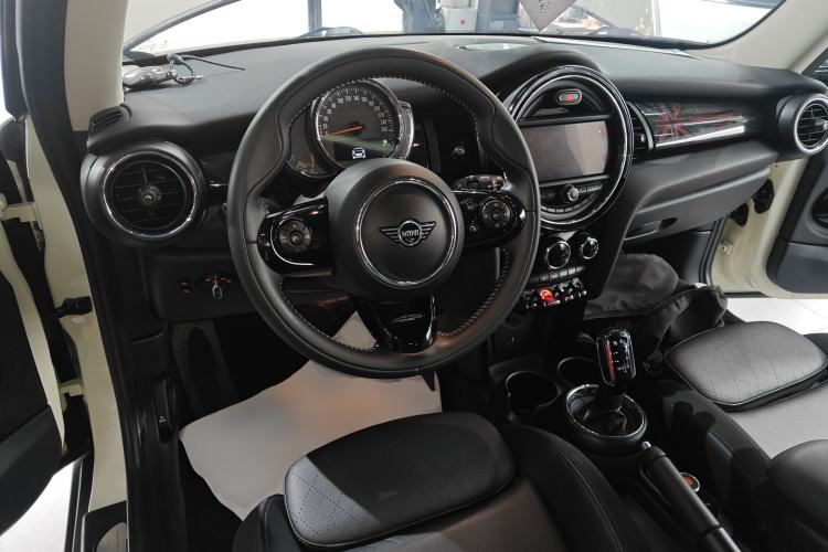 Used MINI MINI 2018 1.5T COOPER Artist