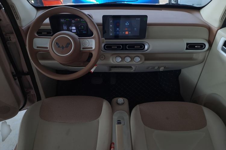 Used Wuling Hongguang MINIEV 2024 3rd Generation 215km Advanced Version
