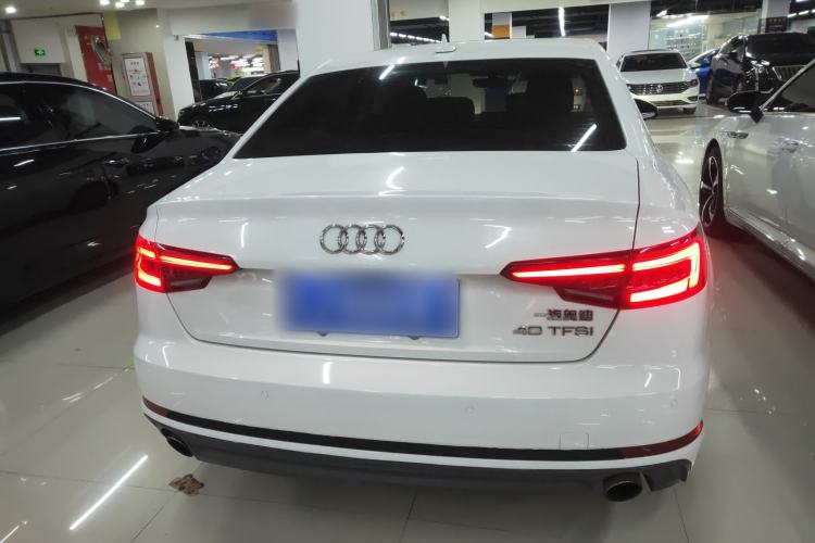 Used Audi A4L 2018 30th Anniversary Edition 40 TFSI Fashion Model
