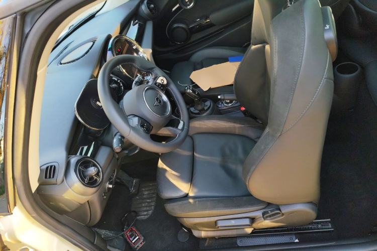 Used  MINI 2022 1.5T COOPER Artist