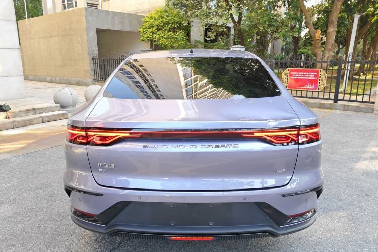 Used BYD Han 2024 EV Glory Edition 610 km All-Wheel Drive "Tian Shen Zhi Jia" Intelligent Driving Model
