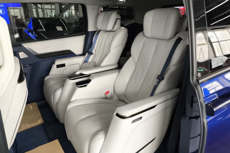 Used Buick Century 2023 2.0T Six-Seater Yinshi Edition
