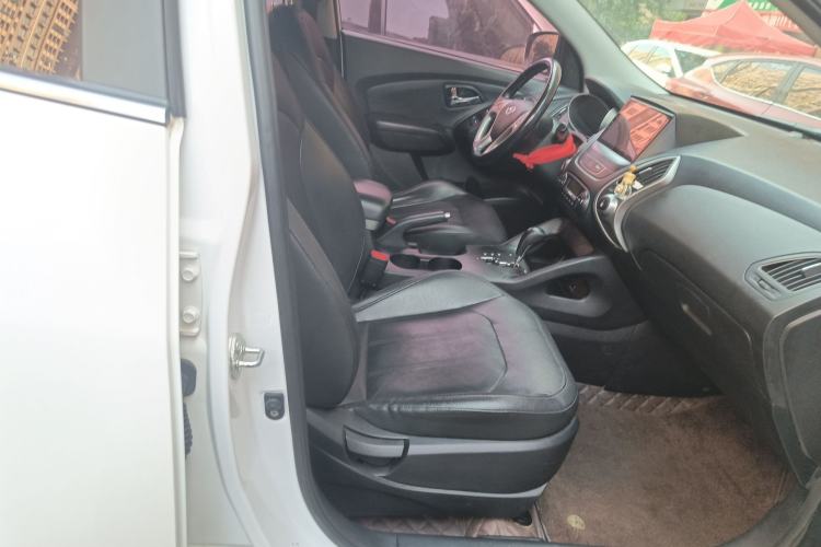 Used Hyundai ix35 2015 2.0L Automatic 2WD Smart Version China V Standard
