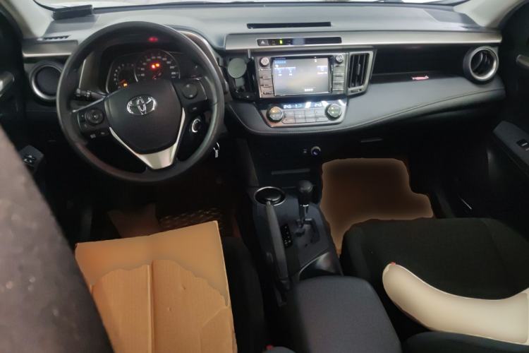 Used Toyota RAV4 2015 2.0L CVT Two-Wheel Drive Fashion Edition