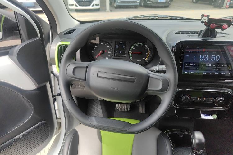 Used Roewe Clever 2021 302 km New Four-Seater Super-Efficient Version
