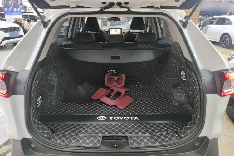 Used Toyota Wildlander 2021 2.0L CVT 4x4 Luxury Edition
