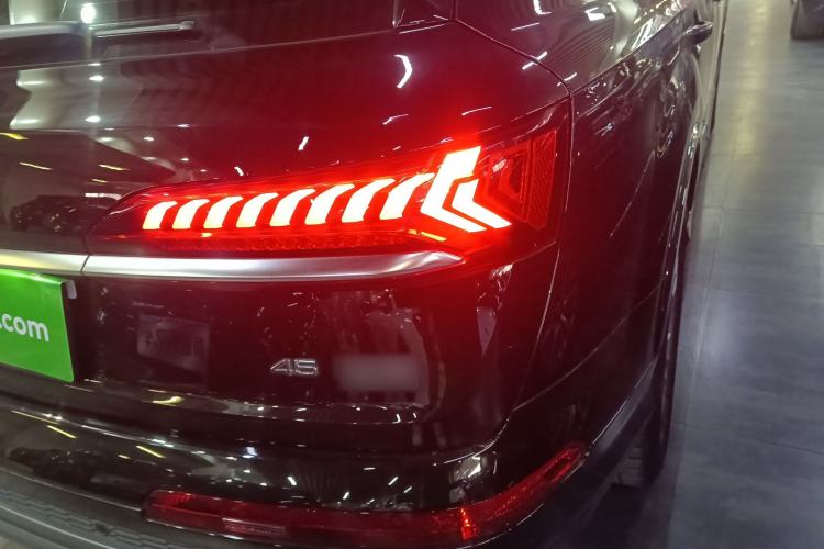 Used Audi Q7 2023 45 TFSI quattro S line Sport model
