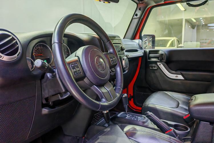 Used  Wrangler 2015 3.0L Sahara Four-Door Edition
