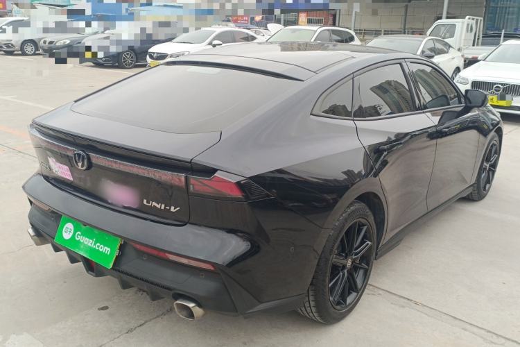 Used Changan UNI-V 2022 1.5T Smart Navigation Version
