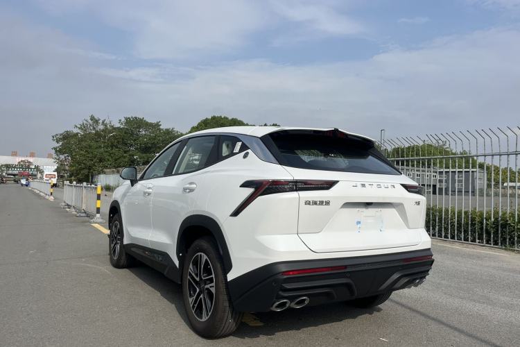 Used JETOUR Dashing 2025 1.5T DCT Luxury Edition
