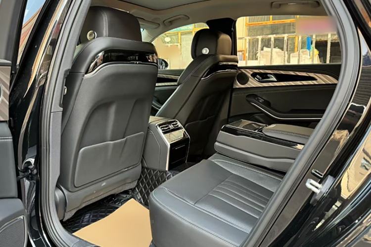 Used Hongqi H9 2023 2.0T Smart Connect Flagship Edition
