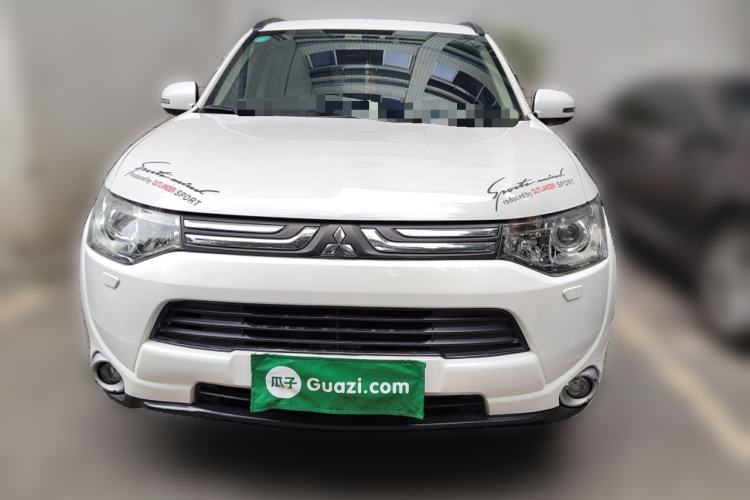 Used Mitsubishi Outlander (Import) 2013 2.4L Four-Wheel Drive Luxury Navigation Version 7 Seats