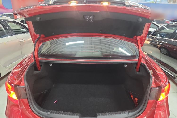 Used Mazda Atenza 2014 2.0L Blue Sky Luxury Edition
