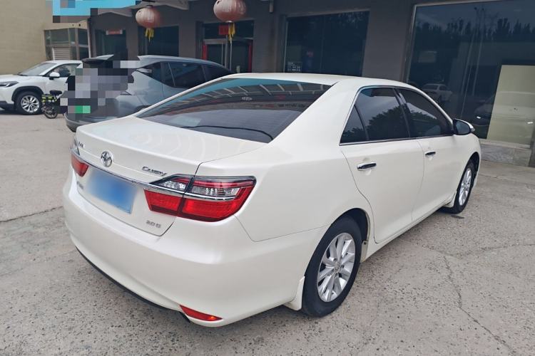 Used Toyota Camry 2016 2.0G 10th Anniversary Leading Edition
