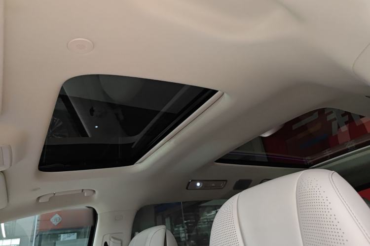 Used Denza D9 2025 DM-i Intelligent Drive 1020 Four-Wheel Drive Flagship Model