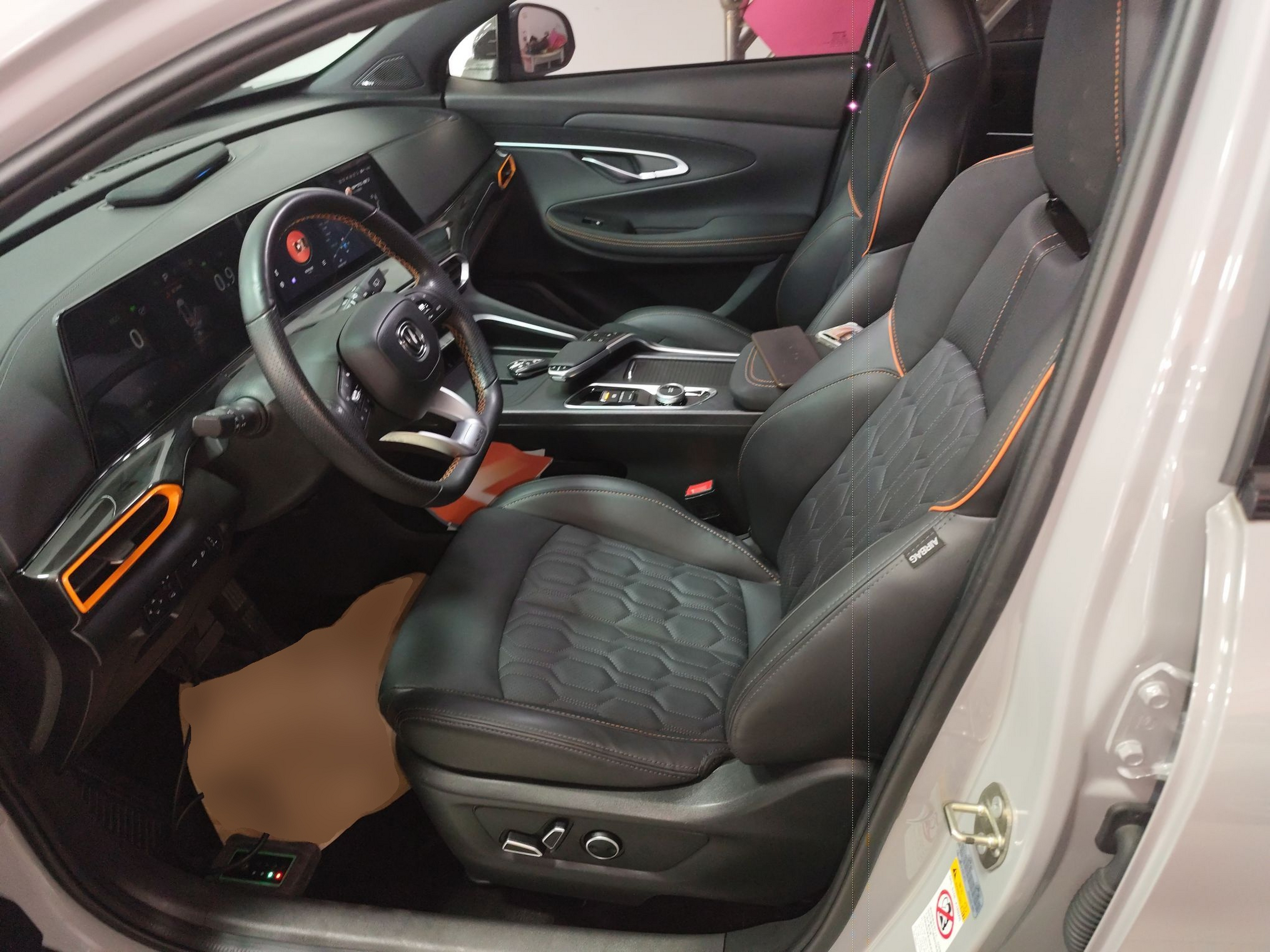 Переднее сиденье в автомобиле