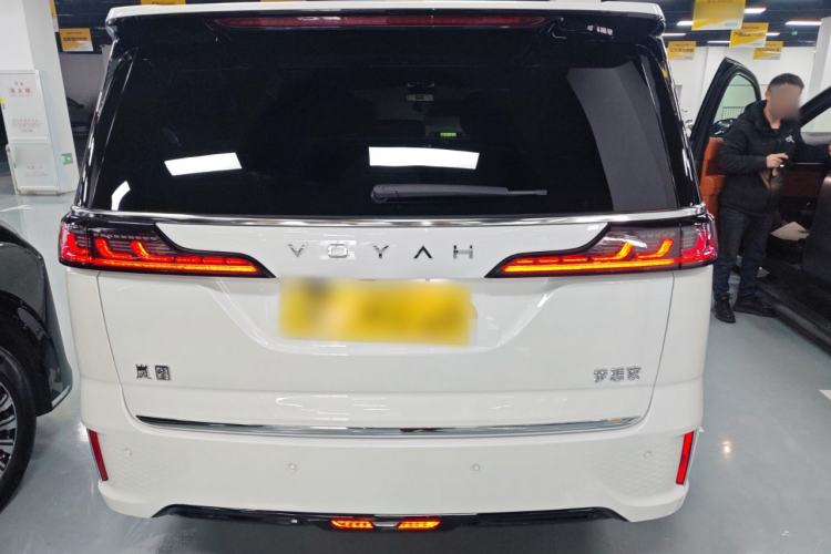 Used VOYAH Dream 2024 PHEV Ultra-Long Range Flagship Edition