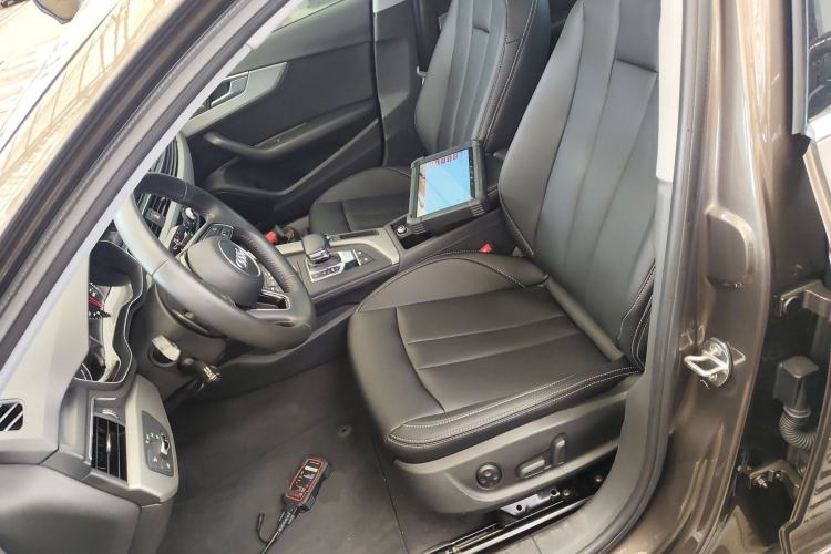 Used Audi A4L 2017 Plus 40 TFSI Ambition Model
