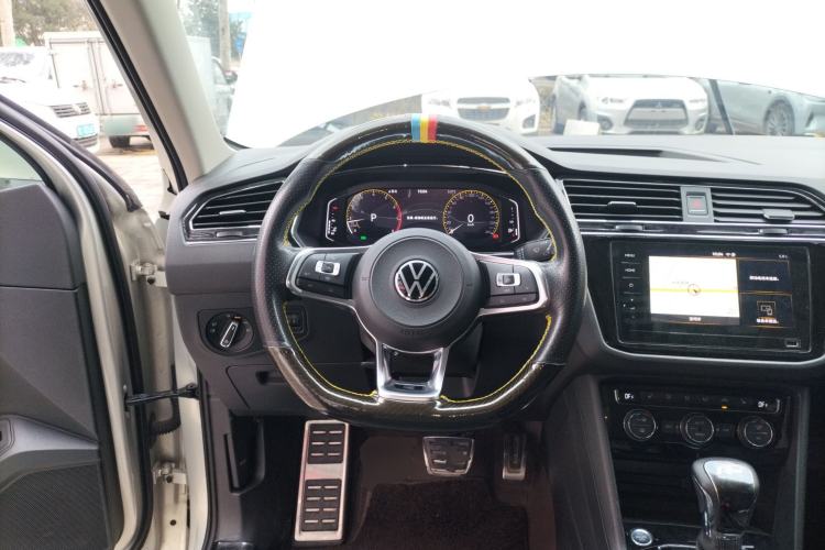 Used Volkswagen Tiguan L 2021 330TSI Automatic Two-Wheel Drive R-Line Enhanced Edition
