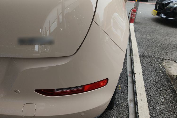 Used ORA Good Cat 2023 401 km Standard Range Luxury Version Lithium Iron Phosphate
