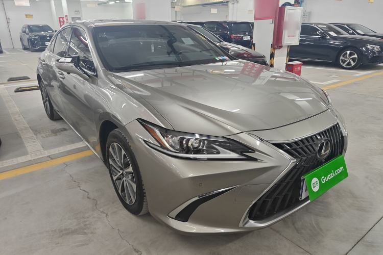 Used Lexus ES 2022 200 Excellence Edition
