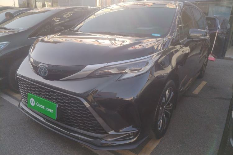 Used Toyota Granvia 2022 2.5L Hybrid Premium Edition
