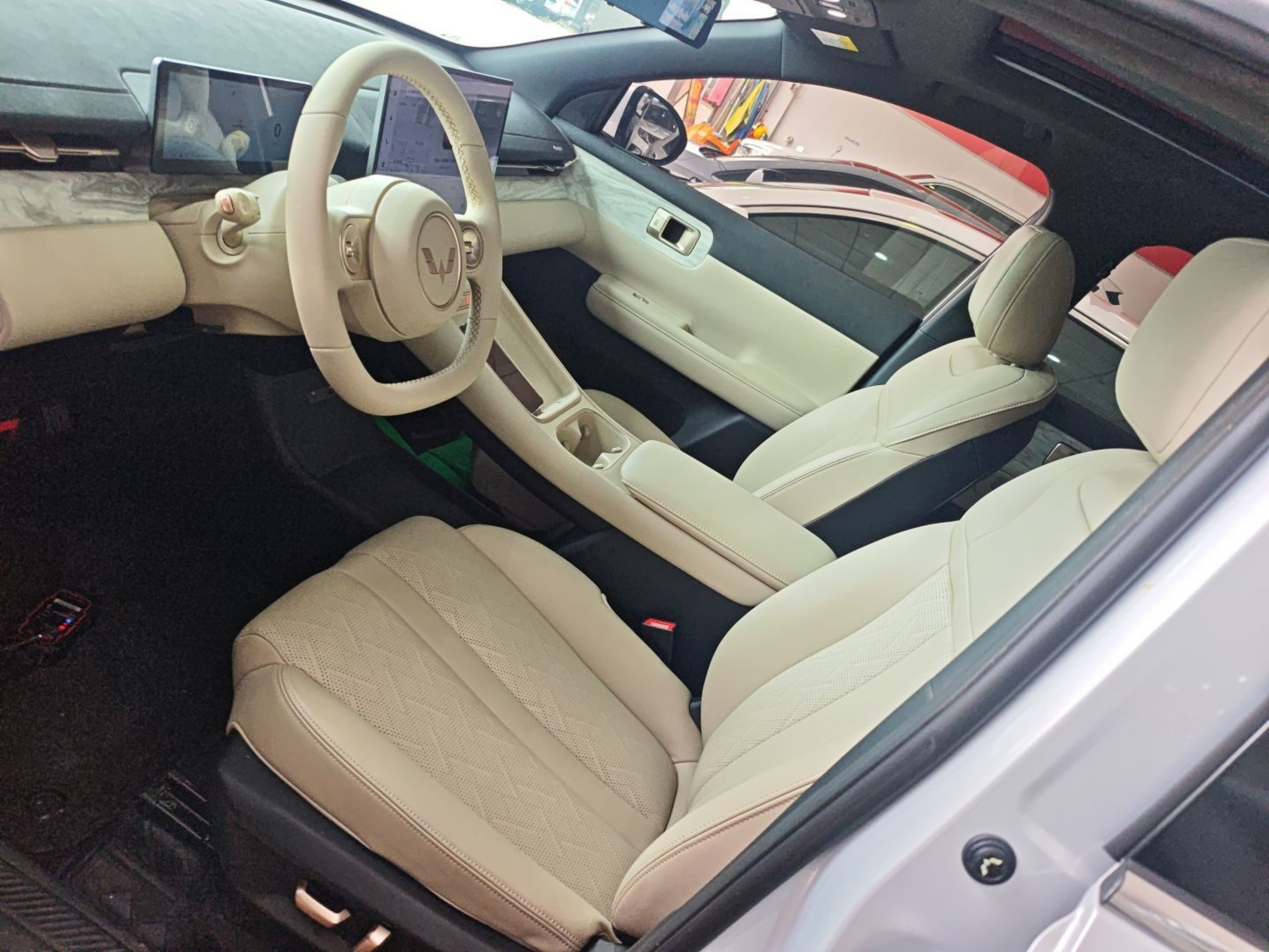 Переднее сиденье в автомобиле