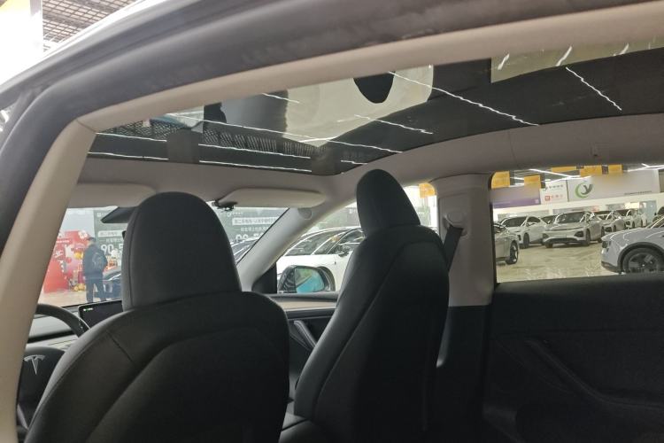 Used Tesla Model Y 2022 Long-Range All-Wheel-Drive Version